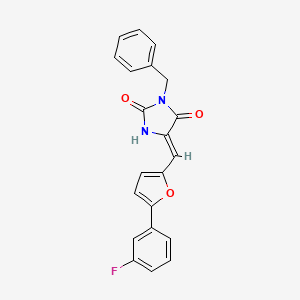 (5Z)-3-benzyl-5-{[5-(3-fluorophenyl)furan-2-yl]methylidene}imidazolidine-2,4-dione