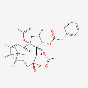 [(1'R,2R,3'Z,5'R,7'S,11'S,12'R,13'S,14'S)-1',11'-Diacetyloxy-3',6',6',14'-tetramethyl-2'-oxospiro[oxirane-2,10'-tricyclo[10.3.0.05,7]pentadec-3-ene]-13'-yl] 2-phenylacetate