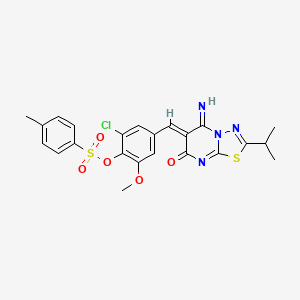 2-chloro-4-{(Z)-[5-imino-7-oxo-2-(propan-2-yl)-5H-[1,3,4]thiadiazolo[3,2-a]pyrimidin-6(7H)-ylidene]methyl}-6-methoxyphenyl 4-methylbenzenesulfonate