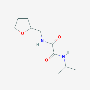 N-(propan-2-yl)-N'-(tetrahydrofuran-2-ylmethyl)ethanediamide