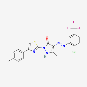 (4E)-4-{2-[2-chloro-5-(trifluoromethyl)phenyl]hydrazinylidene}-5-methyl-2-[4-(4-methylphenyl)-1,3-thiazol-2-yl]-2,4-dihydro-3H-pyrazol-3-one