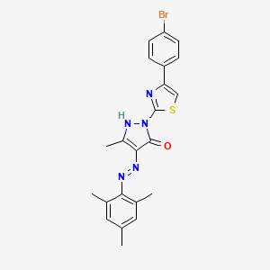 (4Z)-2-[4-(4-bromophenyl)-1,3-thiazol-2-yl]-5-methyl-4-[2-(2,4,6-trimethylphenyl)hydrazinylidene]-2,4-dihydro-3H-pyrazol-3-one