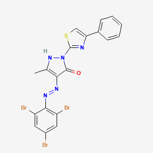 molecular formula C19H12Br3N5OS B11697631 (4E)-5-methyl-2-(4-phenyl-1,3-thiazol-2-yl)-4-[2-(2,4,6-tribromophenyl)hydrazinylidene]-2,4-dihydro-3H-pyrazol-3-one 