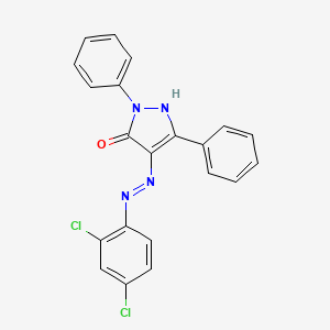 (4E)-4-[2-(2,4-dichlorophenyl)hydrazinylidene]-2,5-diphenyl-2,4-dihydro-3H-pyrazol-3-one