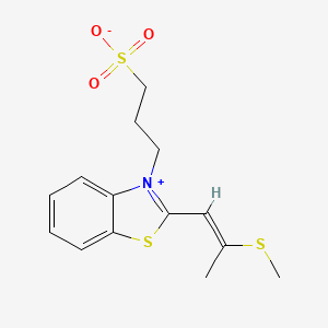 3-{2-[(1E)-2-(methylsulfanyl)prop-1-en-1-yl]-1,3-benzothiazol-3-ium-3-yl}propane-1-sulfonate