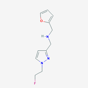 molecular formula C11H14FN3O B11731174 {[1-(2-fluoroethyl)-1H-pyrazol-3-yl]methyl}[(furan-2-yl)methyl]amine 