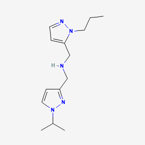 molecular formula C14H23N5 B11738839 {[1-(propan-2-yl)-1H-pyrazol-3-yl]methyl}[(1-propyl-1H-pyrazol-5-yl)methyl]amine 