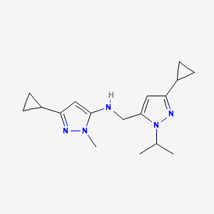 molecular formula C17H25N5 B11743976 3-cyclopropyl-N-{[3-cyclopropyl-1-(propan-2-yl)-1H-pyrazol-5-yl]methyl}-1-methyl-1H-pyrazol-5-amine CAS No. 1856096-12-2