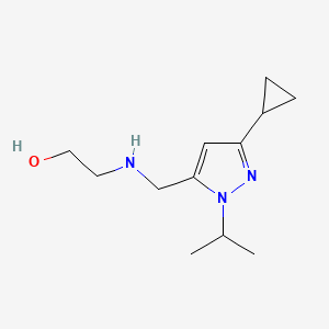 molecular formula C12H21N3O B11744650 2-({[3-cyclopropyl-1-(propan-2-yl)-1H-pyrazol-5-yl]methyl}amino)ethan-1-ol 