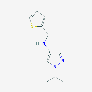 molecular formula C11H15N3S B11745179 1-(propan-2-yl)-N-[(thiophen-2-yl)methyl]-1H-pyrazol-4-amine 