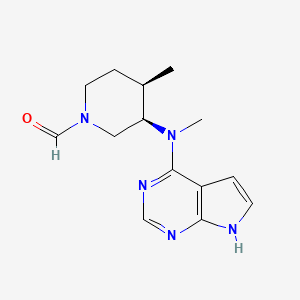 molecular formula C14H19N5O B11749631 (3R,4R)-4-methyl-3-[methyl({7H-pyrrolo[2,3-d]pyrimidin-4-yl})amino]piperidine-1-carbaldehyde 