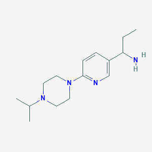 molecular formula C15H26N4 B11798265 1-(6-(4-Isopropylpiperazin-1-yl)pyridin-3-yl)propan-1-amine 