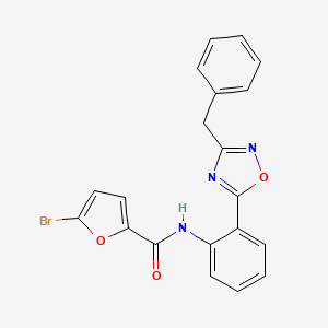 molecular formula C20H14BrN3O3 B1182808 N-[2-(3-benzyl-1,2,4-oxadiazol-5-yl)phenyl]-5-bromo-2-furamide 