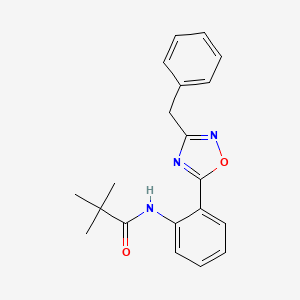 molecular formula C20H21N3O2 B1182810 N-[2-(3-benzyl-1,2,4-oxadiazol-5-yl)phenyl]-2,2-dimethylpropanamide 