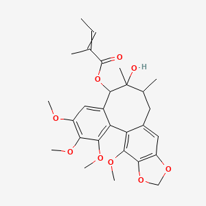 molecular formula C28H34O9 B1194125 (9-Hydroxy-3,4,5,19-tetramethoxy-9,10-dimethyl-15,17-dioxatetracyclo[10.7.0.02,7.014,18]nonadeca-1(19),2,4,6,12,14(18)-hexaen-8-yl) 2-methylbut-2-enoate 