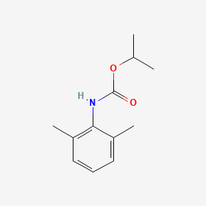 Isopropyl N-(2,6-xylyl)carbamate