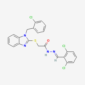 2-{[1-(2-chlorobenzyl)-1H-benzimidazol-2-yl]sulfanyl}-N'-[(E)-(2,6-dichlorophenyl)methylidene]acetohydrazide