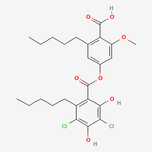 molecular formula C25H30Cl2O7 B1198929 Benzoic acid, 3,5-dichloro-2,4-dihydroxy-6-pentyl-, 4-carboxy-3-methoxy-5-pentylphenyl ester 