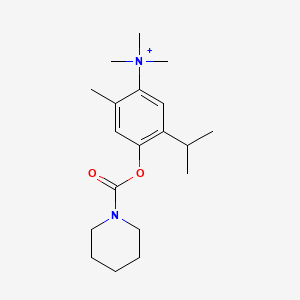 molecular formula C19H31N2O2+ B1199981 三甲基-[2-甲基-4-[氧代(1-哌啶基)甲氧基]-5-丙烷-2-基苯基]铵 