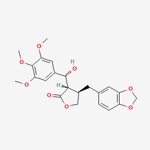 molecular formula C22H24O8 B1203565 (3S,4R)-4-(1,3-苯并二氧杂-5-基甲基)-3-[(R)-羟基-(3,4,5-三甲氧基苯基)甲基]氧杂环-2-酮 CAS No. 59366-91-5