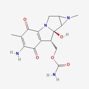 molecular formula C15H18N4O5 B1204458 [(7R,8S)-11-amino-7-hydroxy-5,12-dimethyl-10,13-dioxo-2,5-diazatetracyclo[7.4.0.02,7.04,6]trideca-1(9),11-dien-8-yl]methyl carbamate 