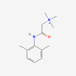 molecular formula C13H21N2O+ B1205291 2-[(2,6-Dimetilfenil)amino]-n,n,n-trimetil-2-oxoetanamonio CAS No. 21236-55-5