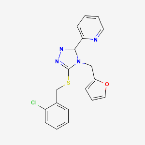 molecular formula C19H15ClN4OS B1208254 2-[5-[(2-Chlorophenyl)methylthio]-4-(2-furanylmethyl)-1,2,4-triazol-3-yl]pyridine 