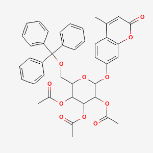 [4,5-Diacetyloxy-6-(4-methyl-2-oxochromen-7-yl)oxy-2-(trityloxymethyl)oxan-3-yl] acetate