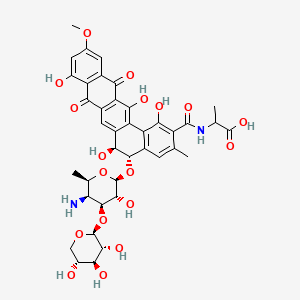 molecular formula C39H42N2O18 B1211931 2-[[(5S,6S)-5-[(2S,3R,4S,5S,6R)-5-amino-3-hydroxy-6-methyl-4-[(2S,3R,4S,5R)-3,4,5-trihydroxytetrahydropyran-2-yl]oxy-tetrahydropyran-2-yl]oxy-1,6,9,14-tetrahydroxy-11-methoxy-3-methyl-8,13-dioxo-5,6-dihydrobenzo[a]tetracene-2-carbonyl]amino]propanoic acid 