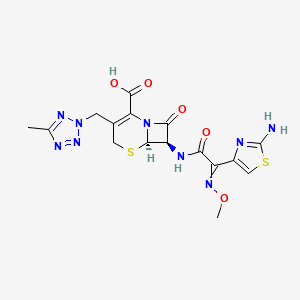 molecular formula C16H17N9O5S2 B1213506 (6R,7R)-7-[[2-(2-Amino-1,3-thiazol-4-yl)-2-methoxyiminoacetyl]amino]-3-[(5-methyltetrazol-2-yl)methyl]-8-oxo-5-thia-1-azabicyclo[4.2.0]oct-2-ene-2-carboxylic acid 