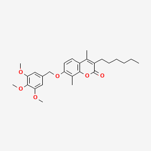 molecular formula C27H34O6 B12139787 3-hexyl-4,8-dimethyl-7-((3,4,5-trimethoxybenzyl)oxy)-2H-chromen-2-one 