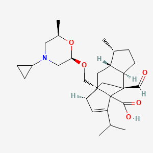 molecular formula C28H41NO5 B1214314 (2S,4R,5R,8R,9S,11R)-2-[[(2R,6R)-4-cyclopropyl-6-methylmorpholin-2-yl]oxymethyl]-9-formyl-5-methyl-13-propan-2-yltetracyclo[7.4.0.02,11.04,8]tridec-12-ene-1-carboxylic acid CAS No. 250243-97-1
