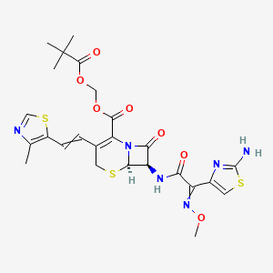 molecular formula C25H28N6O7S3 B1214328 2,2-dimethylpropanoyloxymethyl (6R,7R)-7-[[2-(2-amino-1,3-thiazol-4-yl)-2-methoxyiminoacetyl]amino]-3-[2-(4-methyl-1,3-thiazol-5-yl)ethenyl]-8-oxo-5-thia-1-azabicyclo[4.2.0]oct-2-ene-2-carboxylate 