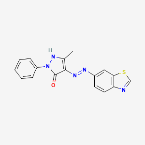 (4E)-4-[2-(1,3-benzothiazol-6-yl)hydrazinylidene]-5-methyl-2-phenyl-2,4-dihydro-3H-pyrazol-3-one