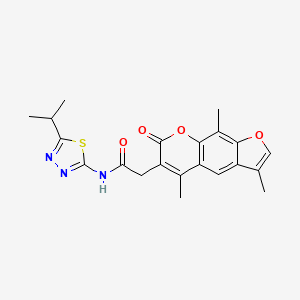 molecular formula C21H21N3O4S B12176893 N-[(2Z)-5-(propan-2-yl)-1,3,4-thiadiazol-2(3H)-ylidene]-2-(3,5,9-trimethyl-7-oxo-7H-furo[3,2-g]chromen-6-yl)acetamide 