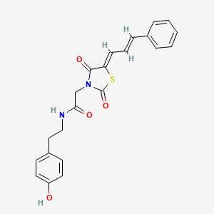 2-{(5Z)-2,4-dioxo-5-[(2E)-3-phenylprop-2-en-1-ylidene]-1,3-thiazolidin-3-yl}-N-[2-(4-hydroxyphenyl)ethyl]acetamide