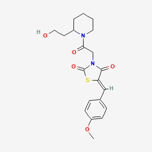 molecular formula C20H24N2O5S B12192232 3-{2-[2-(2-Hydroxyethyl)piperidyl]-2-oxoethyl}-5-[(4-methoxyphenyl)methylene]-1,3-thiazolidine-2,4-dione 