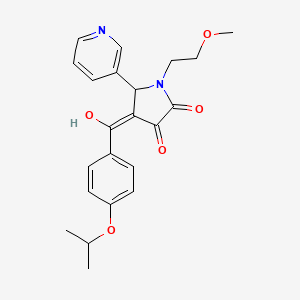 molecular formula C22H24N2O5 B12194136 (4E)-4-{hydroxy[4-(propan-2-yloxy)phenyl]methylidene}-1-(2-methoxyethyl)-5-(pyridin-3-yl)pyrrolidine-2,3-dione 