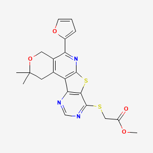 molecular formula C21H19N3O4S2 B1219655 Methyl 2-[[8-(furan-2-yl)-4,4-dimethyl-5-oxa-11-thia-9,14,16-triazatetracyclo[8.7.0.02,7.012,17]heptadeca-1(10),2(7),8,12(17),13,15-hexaen-13-yl]sulfanyl]acetate 