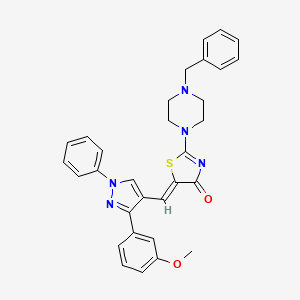 (5Z)-2-(4-benzylpiperazin-1-yl)-5-{[3-(3-methoxyphenyl)-1-phenyl-1H-pyrazol-4-yl]methylidene}-1,3-thiazol-4(5H)-one