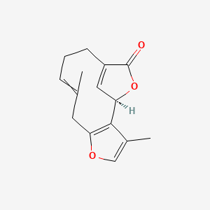 molecular formula C15H16O3 B1220208 3,11-二甲基-4,8,9,12-四氢-6H-4,7-(亚甲基)呋喃并[3,2-c]氧杂环十一酮 