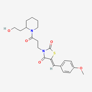 3-{3-[2-(2-Hydroxyethyl)piperidyl]-3-oxopropyl}-5-[(4-methoxyphenyl)methylene]-1,3-thiazolidine-2,4-dione