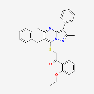 2-[(6-Benzyl-2,5-dimethyl-3-phenylpyrazolo[1,5-a]pyrimidin-7-yl)sulfanyl]-1-(2-ethoxyphenyl)ethanone