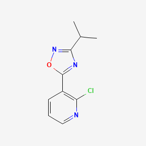 molecular formula C10H10ClN3O B12213345 2-Chloro-3-[3-(propan-2-yl)-1,2,4-oxadiazol-5-yl]pyridine 