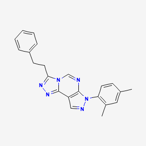 10-(2,4-Dimethylphenyl)-5-(2-phenylethyl)-3,4,6,8,10,11-hexaazatricyclo[7.3.0.0^{2,6}]dodeca-1(9),2,4,7,11-pentaene