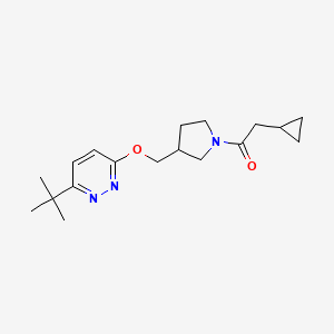 1-(3-{[(6-Tert-butylpyridazin-3-yl)oxy]methyl}pyrrolidin-1-yl)-2-cyclopropylethan-1-one