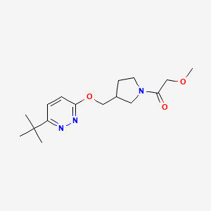 1-(3-{[(6-Tert-butylpyridazin-3-yl)oxy]methyl}pyrrolidin-1-yl)-2-methoxyethan-1-one