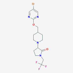 3-(4-{[(5-Bromopyrimidin-2-yl)oxy]methyl}piperidin-1-yl)-1-(2,2,2-trifluoroethyl)pyrrolidin-2-one