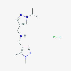 molecular formula C13H22ClN5 B12229912 1-(1,5-dimethyl-1H-pyrazol-4-yl)-N-[(1-isopropyl-1H-pyrazol-4-yl)methyl]methanamine 