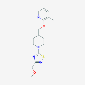 2-({1-[3-(Methoxymethyl)-1,2,4-thiadiazol-5-yl]piperidin-4-yl}methoxy)-3-methylpyridine